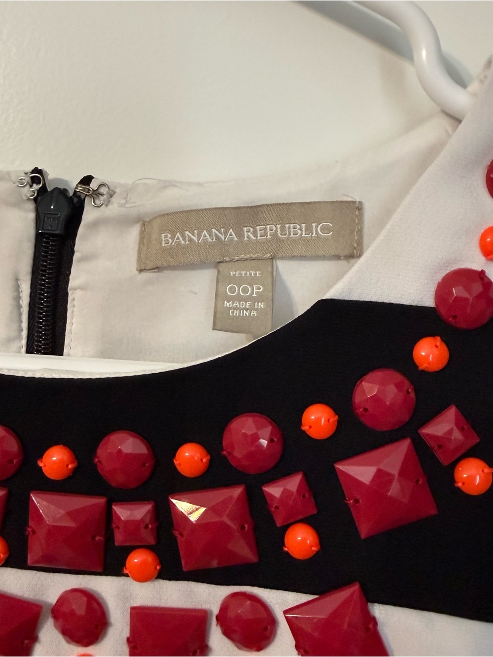 Banana Republic Petite Black White Striped Embellished Sleeveless Top - Picture 4 of 4